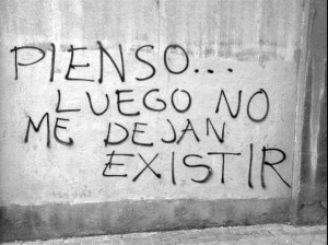 PENSO LOGO NÃO ME DEIXAM EXISTIR