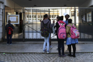 escola-b9c8